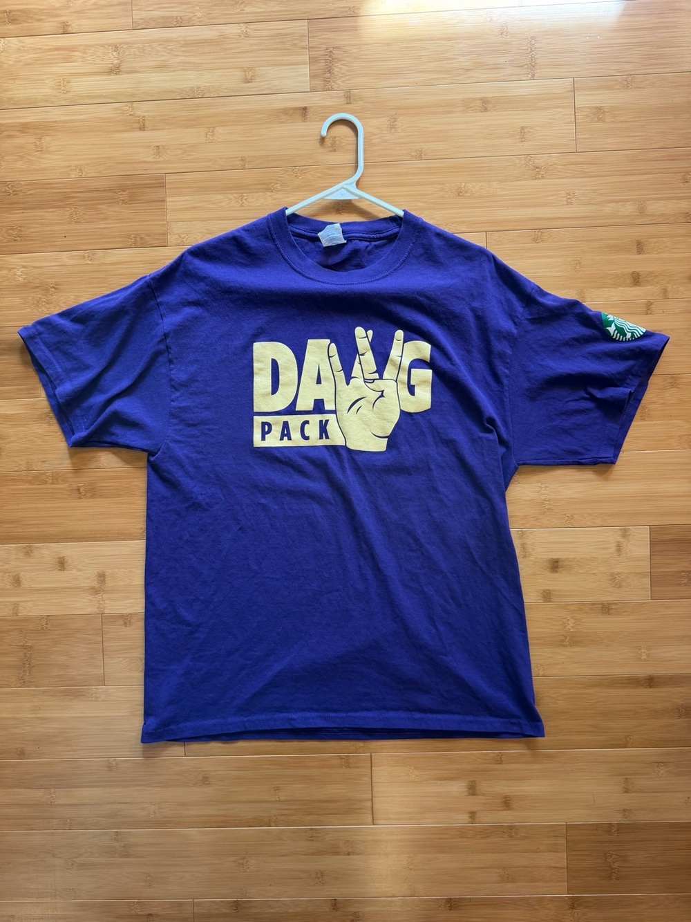 UW Huskies “Dawg Pack” T-shirt – Size Large